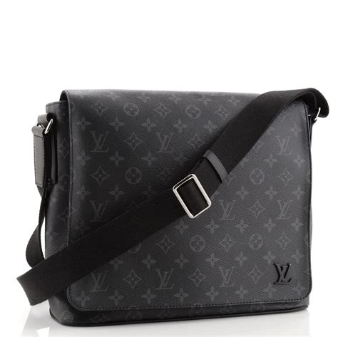 Products by Louis Vuitton: District Messenger